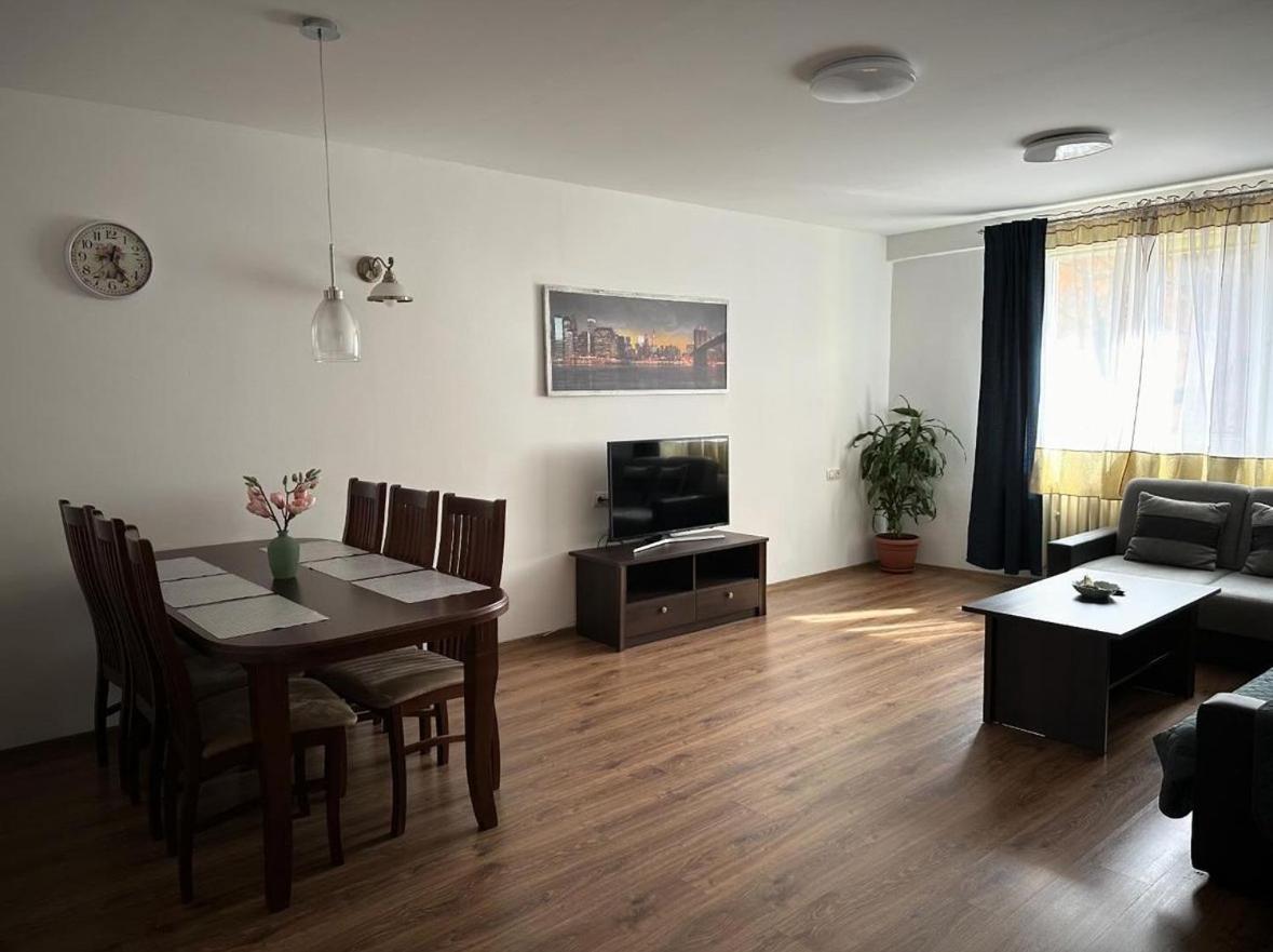 My Apartments - Karlovy Vary Centrum Luaran gambar